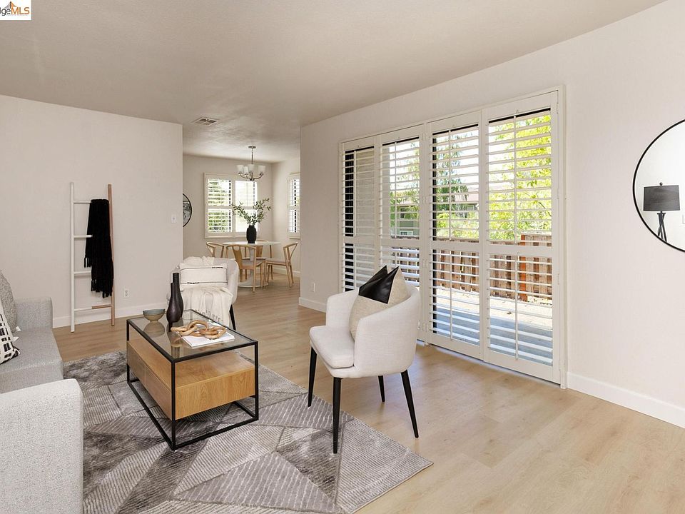 Bright and Spacious Living Room