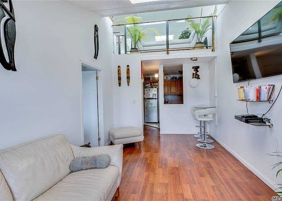 1st image of 10842 Flatlands 9th St