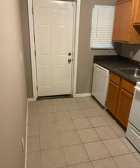 548 Thurmond St NW #4 — Photo 9