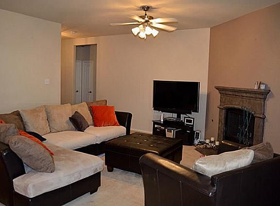 4th image of 9616 Sleepy Hollow Dr