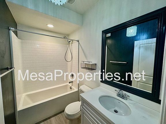 3rd image of 3134 E La Avenida Dr