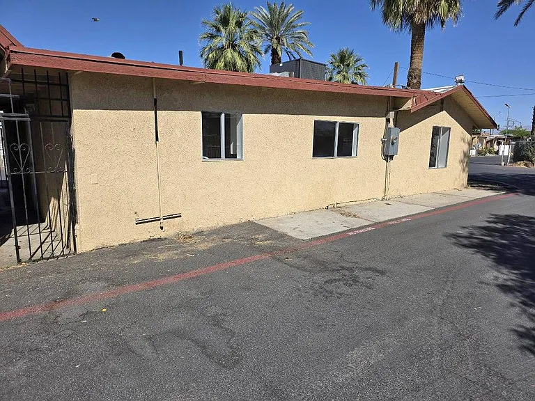 53080 Harrison St — Photo 14