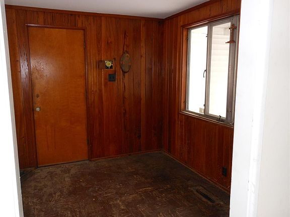 3rd image of 2726 Southridge Dr
