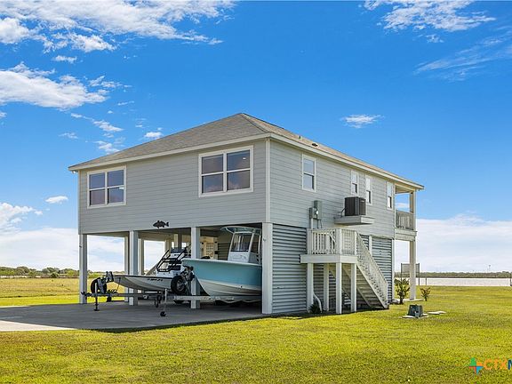 5th image of 299 Bay Dr