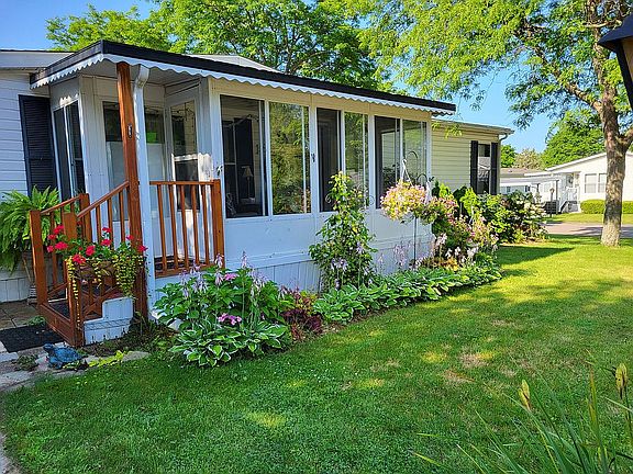 2nd image of 120 Parkway Dr