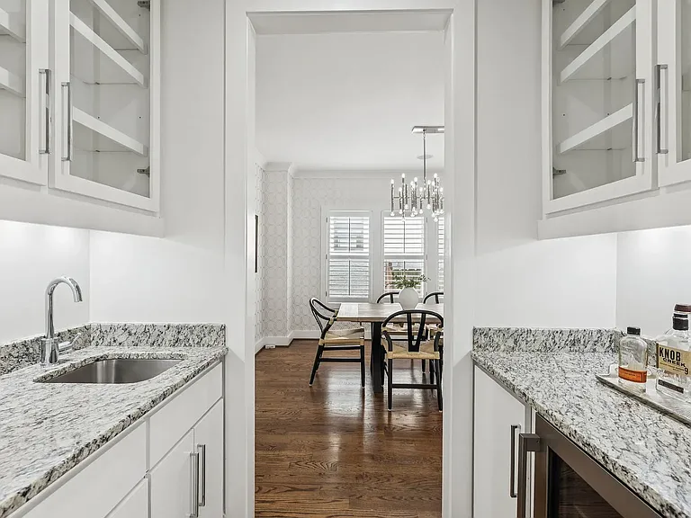 2302 Sunset Pl — Photo 7
