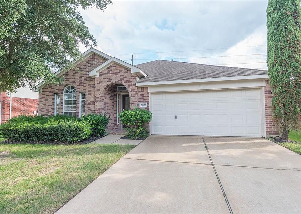 1st image of 20023 Crescent Creek Dr
