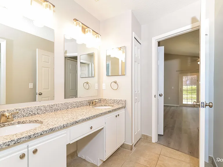 1045 Brielle Ave — Photo 8