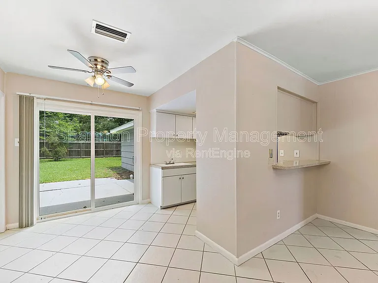 5522 Ariel St — Photo 8