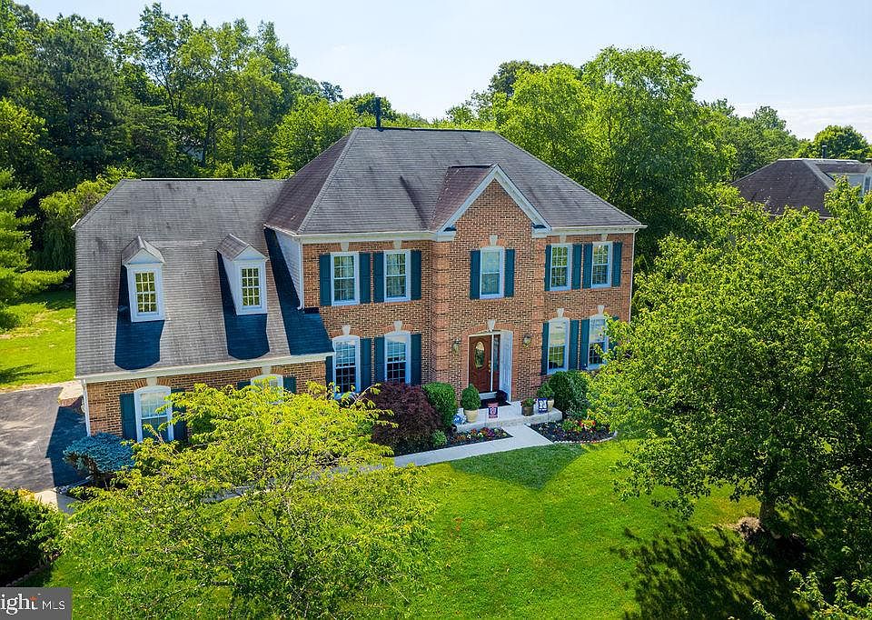 1st image of 115 Longfellow Dr