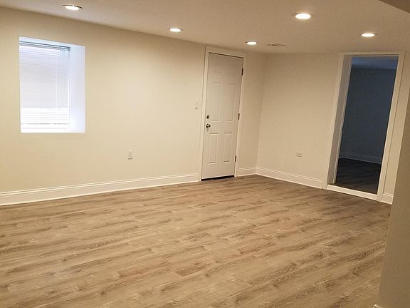 4th image of 824 S Claremont Ave #B
