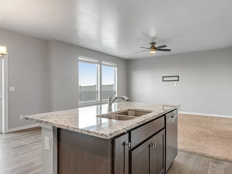 133 S Baraya Way — Photo 7