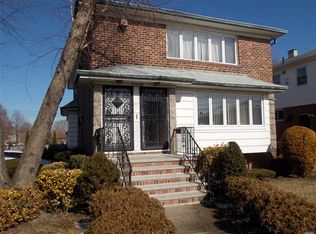 22903 58th Ave, Oakland Gardens, NY 11364