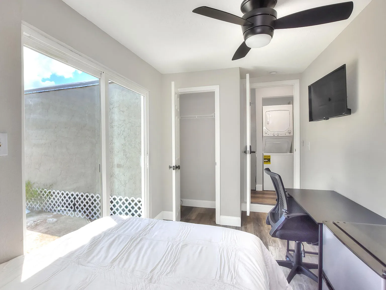 4 bed, 2.0 bath, 1228 sqft, $806 — Photo 2