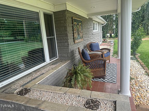 5th image of 64 Salyer Dr