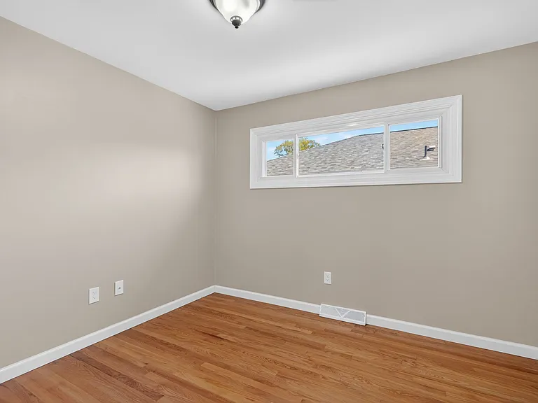 614 Park Ave — Photo 19