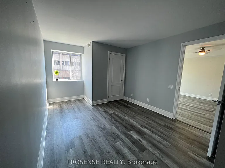 44 Bond St W #204 — Photo 12