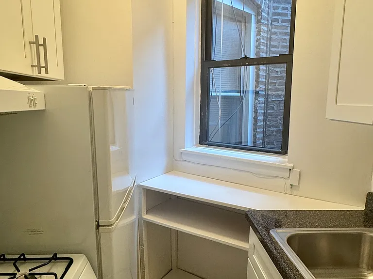 430 E 83rd St #4A — Photo 4