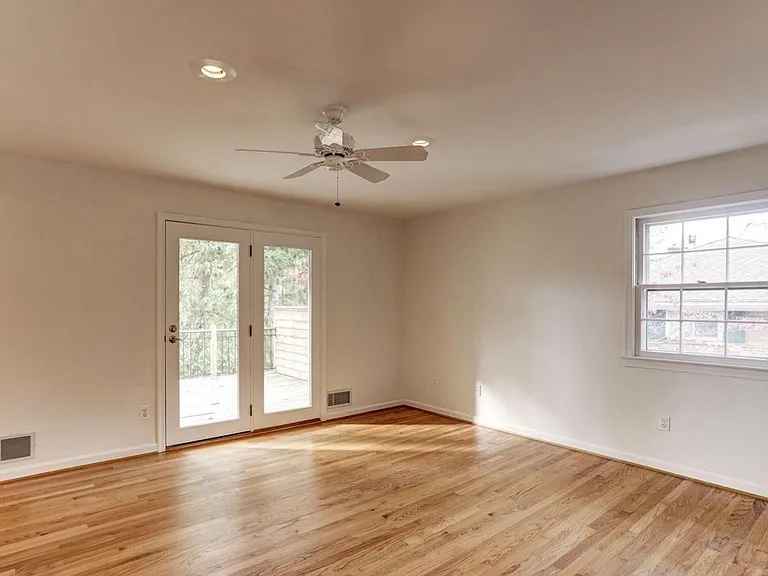 1408 Layman St — Photo 9