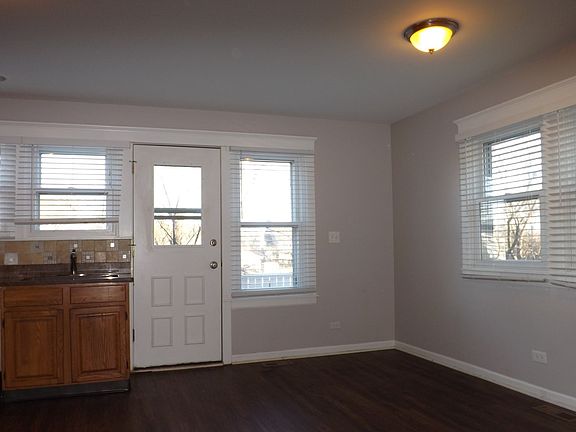 4th image of 223 N Walnut St Unit D