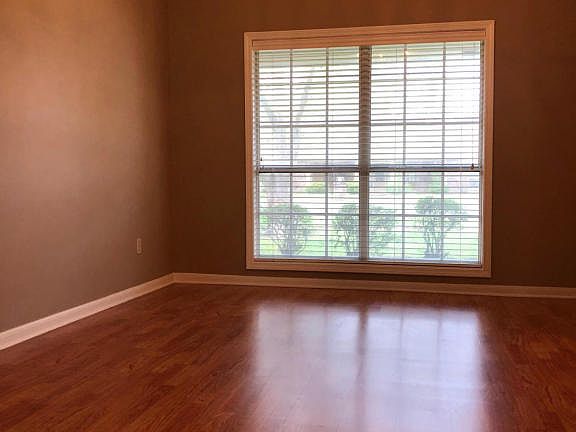 4th image of 509 River Woods Dr