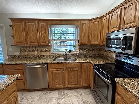 4th image of 3974 SE 24TH COURT