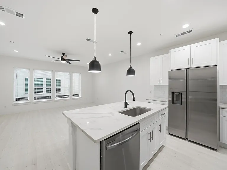 7207 Mohawk Dr #106 — Photo 12