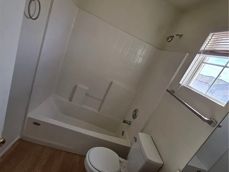 2506 Lady Elizabeth Ct — Photo 12