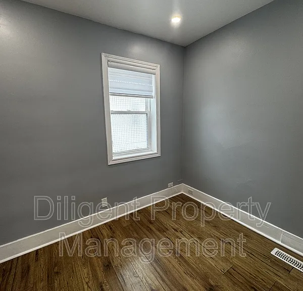 492 King George St #1 — Photo 22