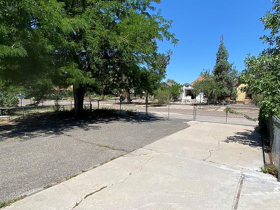 4th image of 810 E 6th St
