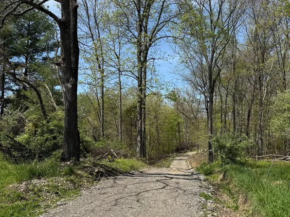 8448 E Dobbs Cemetary Rd, Columbus, IN 47201