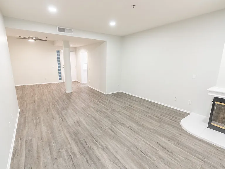 4532 Murietta Ave — Photo 45