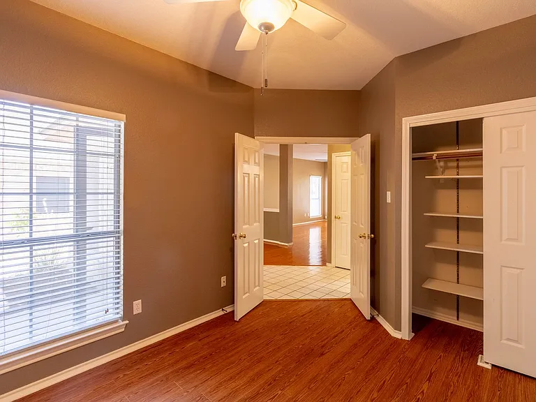 8209 Forest Heights Ln — Photo 4