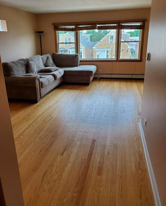3 bed, 1.5 bath, 1350 sqft, $2,200 — Photo 3