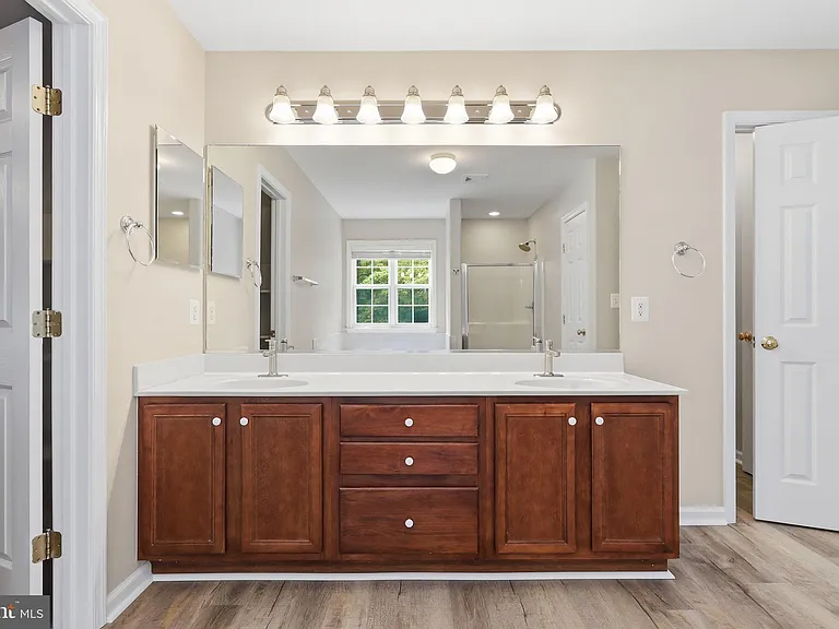 100 Spyglass Ln — Photo 24