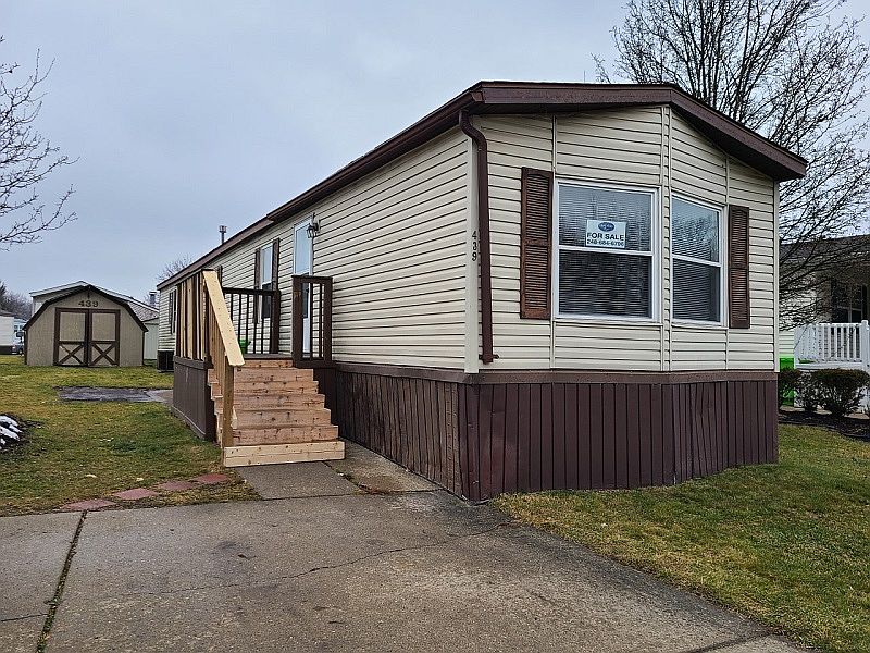 1st image of 439 Aspen Dr