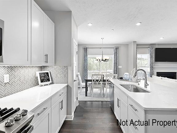 3rd image of 3842 Mason Ln
