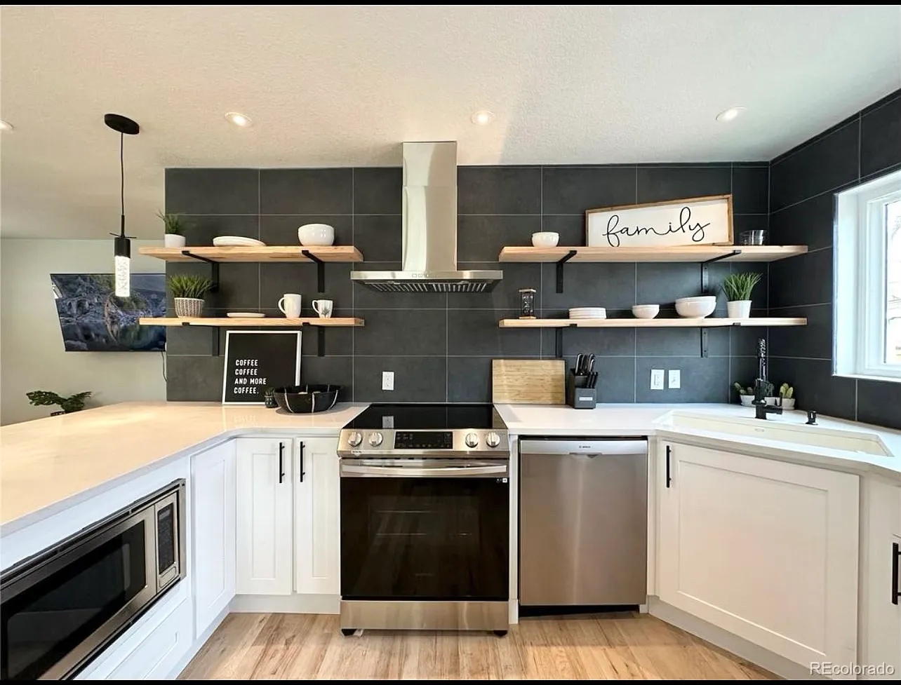 2 bed, 725 sqft, $2,000 — Photo 1