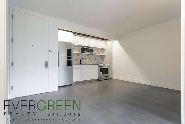 Rented by Evergreen Apartments BK | media 14