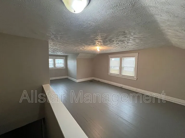 3301 Washington Blvd — Photo 24