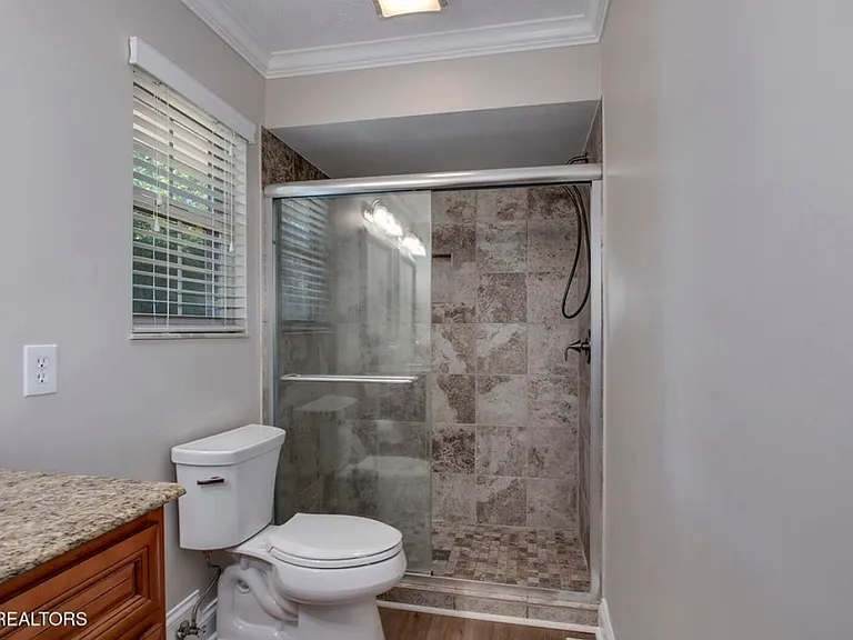 11725 Autumn Leaves Ln — Photo 10