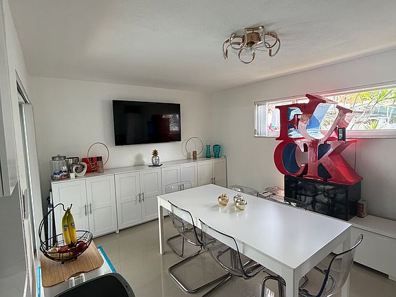 5th image of 8085 NW 21st St