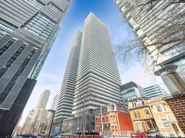 50 Charles St E #1103, Toronto, ON M4Y 0C3