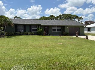 1422 SE ARENSON Lane, Port St Lucie, FL 34952