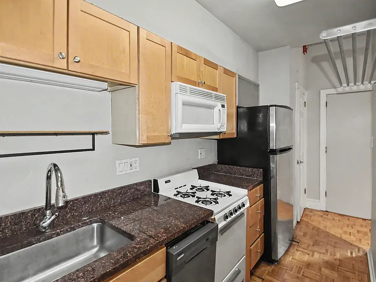 423 Spruce St #2F — Photo 2