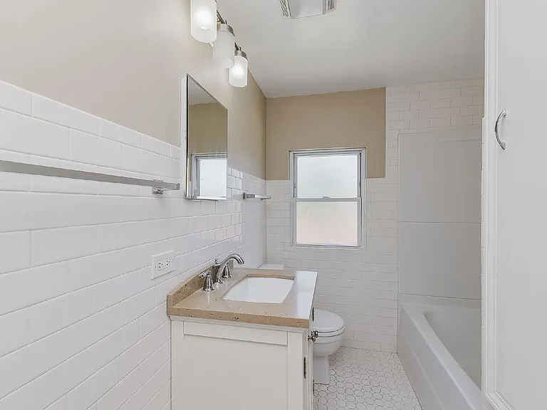 716 Walnut St #2 — Photo 5