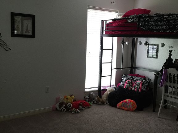 4th image of 204 Majestic Oak Cir