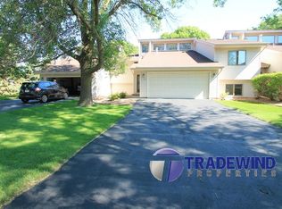 1329 Sunview Dr, Shoreview, MN 55126