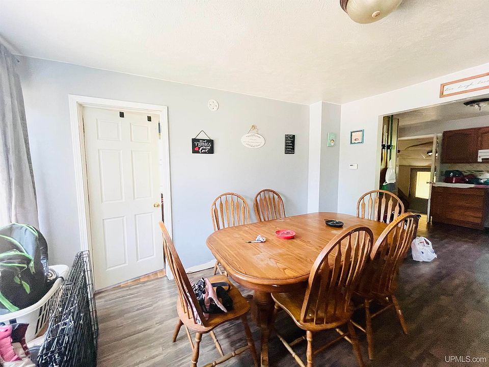 407 S 9th St, Escanaba, MI 49829 Zillow