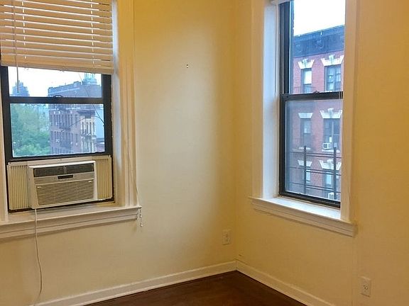 3rd image of 98 Macdougal St APT 5